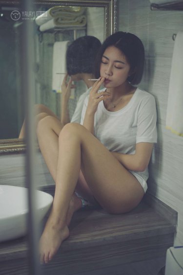 面包树上的女人